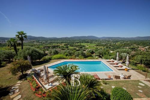 LOCATION SAISONNIERE - Villa Grimaud - Vue dégagée