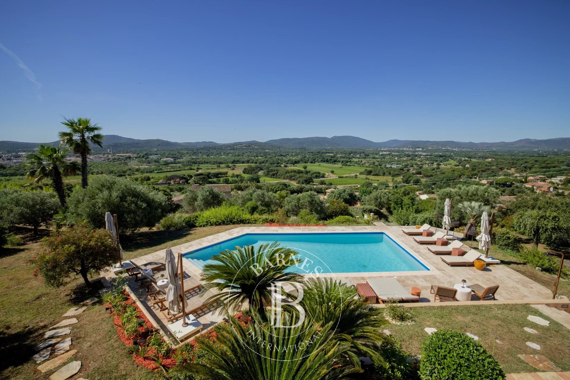 LOCATION SAISONNIERE - Villa Grimaud - Vue dégagée