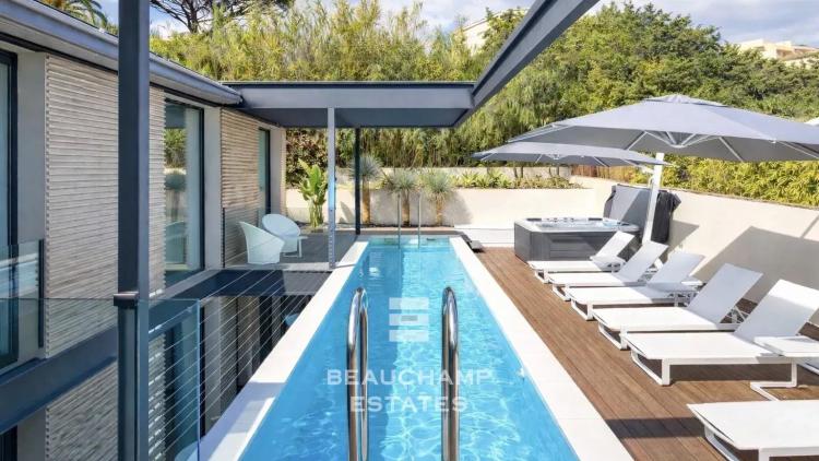 Luxueuse villa contemporaine à 100 mètres du centre villa de Saint-Tropez