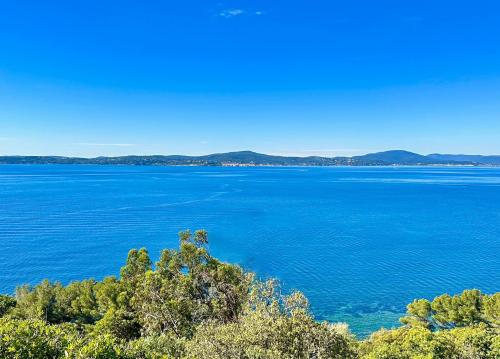 Terrain vue mer panoramique à vendre à Sainte-Maxime
