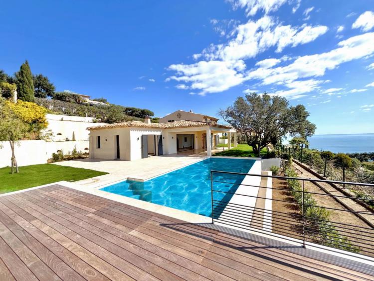 Villa vue mer panoramique à vendre à La Nartelle
