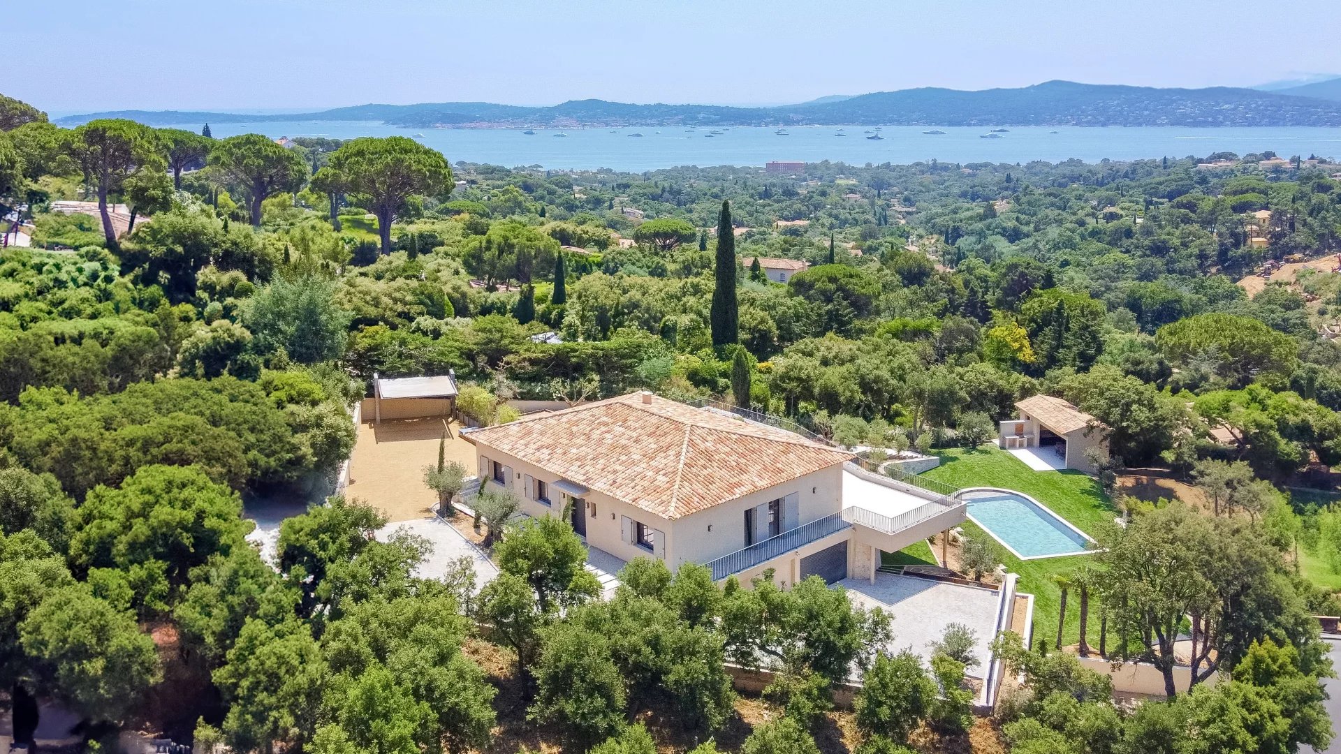 Villa vue mer à vendre à Grimaud – Domaine sécurisé Beauvallon Bartole
