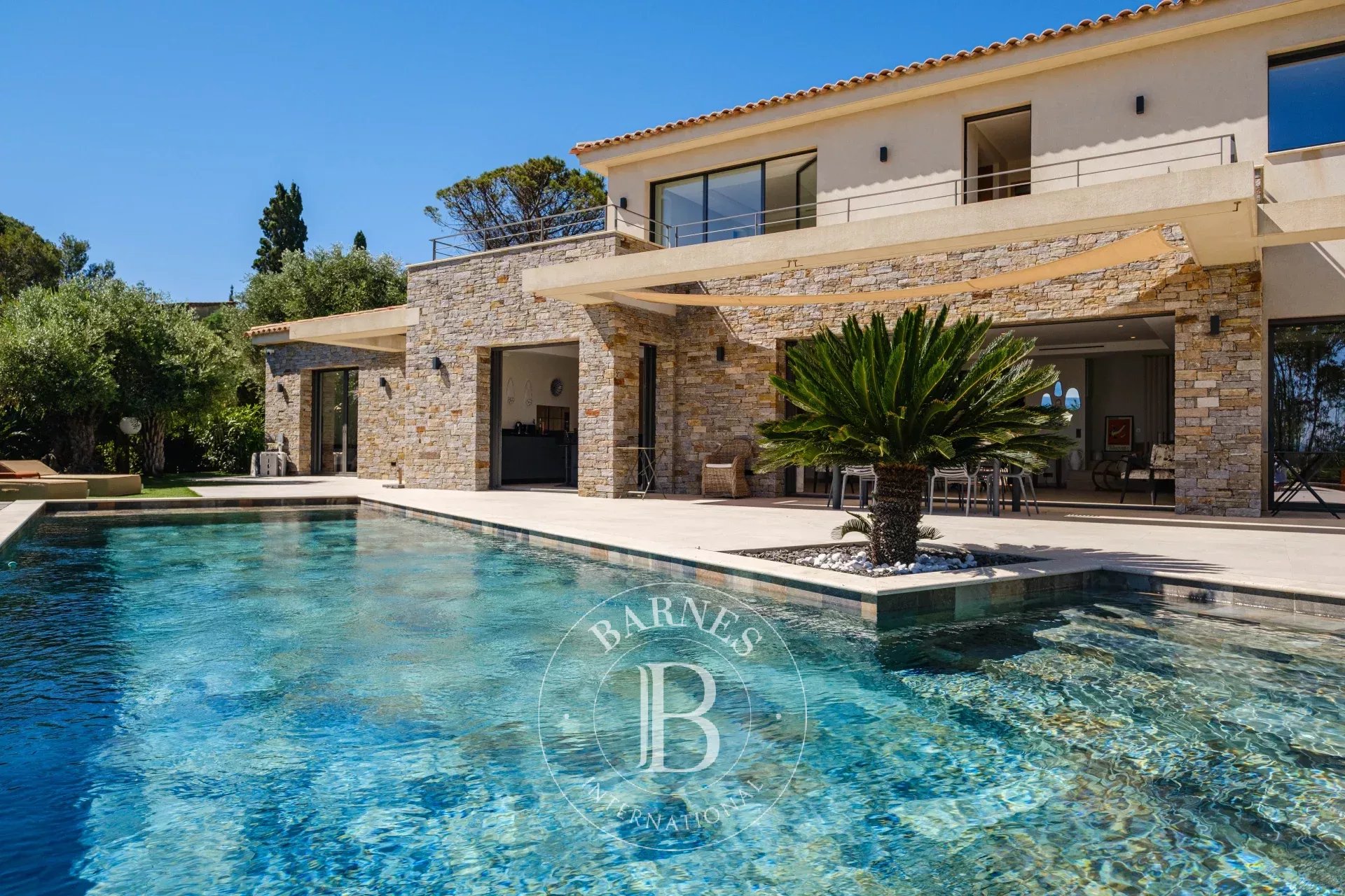 EXCLUSIVITÉ - SAINTE-MAXIME - VILLA  - 5 CHAMBRES - PISCINE - VUE MER