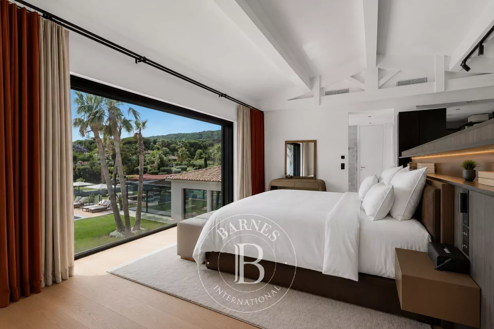 SAINT-TROPEZ - LUXUEUSE VILLA NEUVE - 7 CHAMBRES