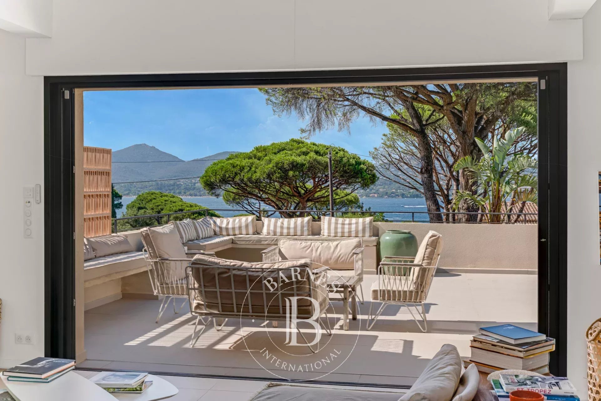 PROCHE DE SAINT TROPEZ - GASSIN - DOMAINE PRIVE - VUE MER