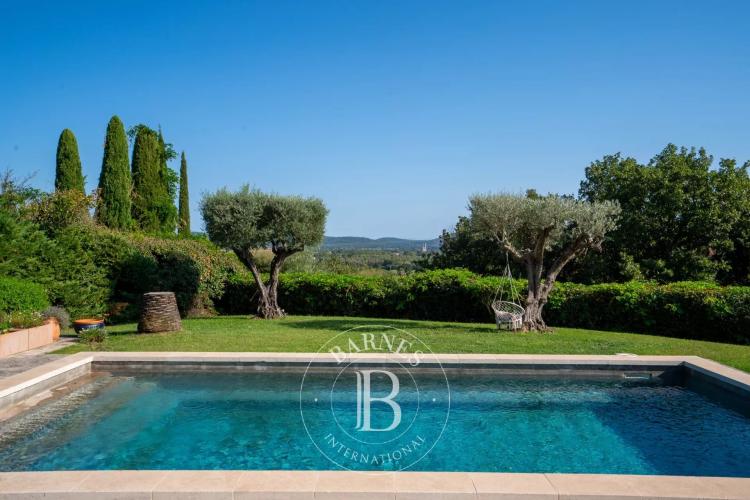 GRMAUD - DOMAINE PRIVE - MAISON PROVENCALE AVEC VUE MER