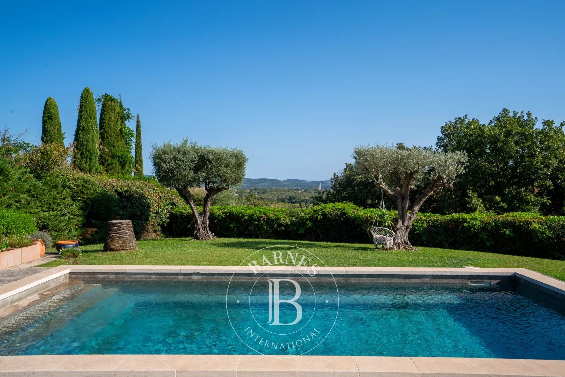 GRMAUD - DOMAINE PRIVE - MAISON PROVENCALE AVEC VUE MER