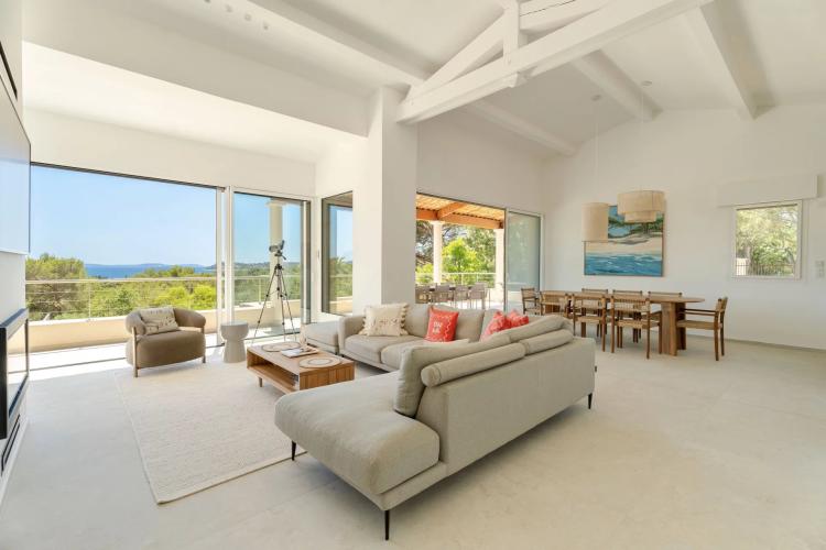 Villa contemporaine vue mer à vendre à La Croix-Valmer