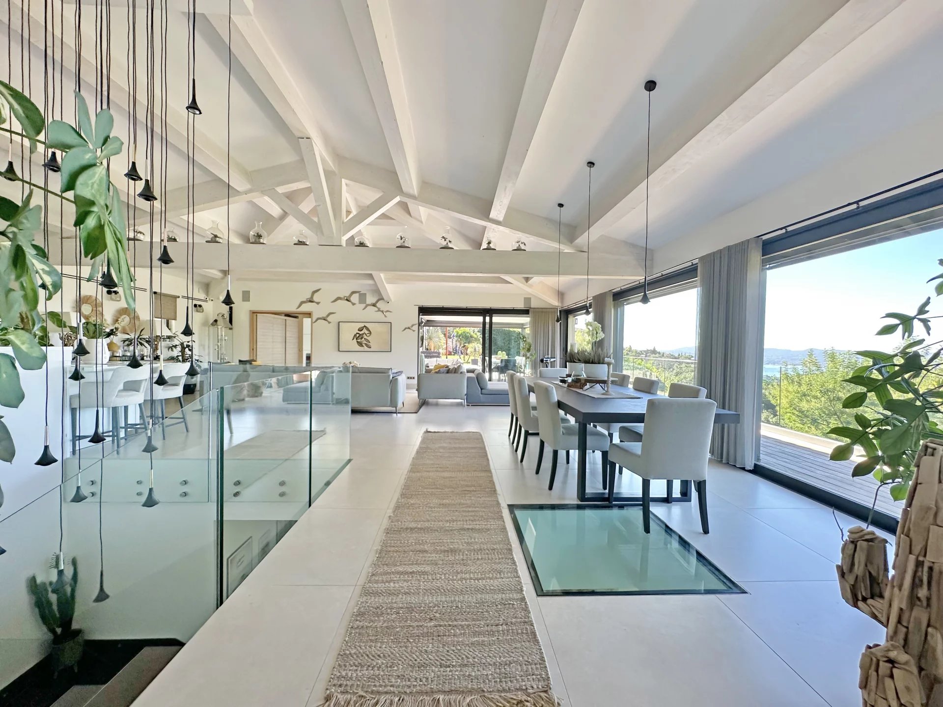 Villa vue mer à vendre à Beauvallon Bartole