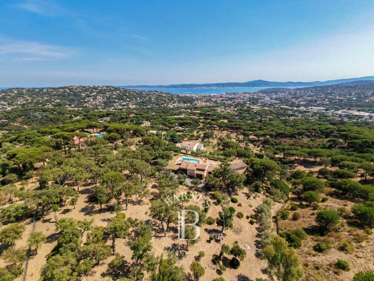 SAINTE-MAXIME - DOMAINE PRIVÉ -  VUE MER - PISCINE