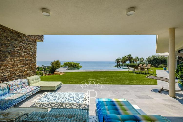 EXCLUSIVITÉ - SAINTE-MAXIME –DOMAINE PRIVÉ - VILLA CONTEMPORAINE - VUE MER