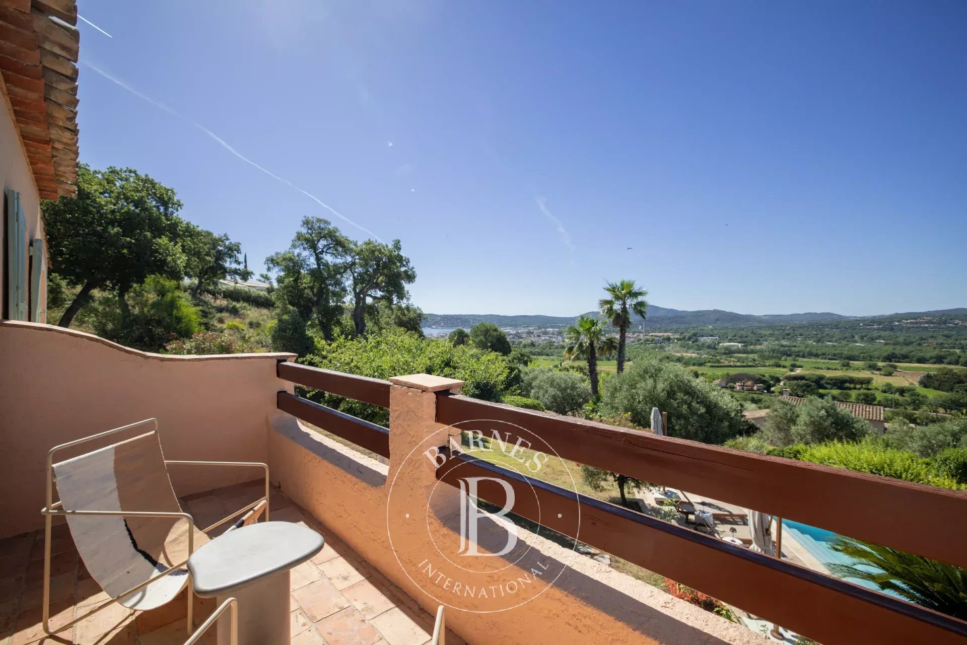 LOCATION SAISONNIERE - Villa Grimaud - Vue dégagée