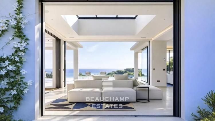 Propriété exceptionnelle contemporaine au coeur d'un domaine privé