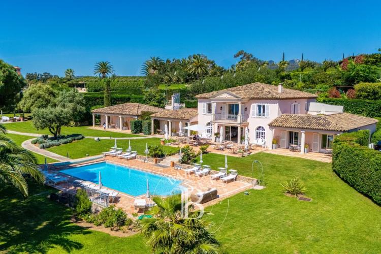 GRIMAUD - PROPRIÉTÉ DE PRESTIGE - VUE MER PANORAMIQUE